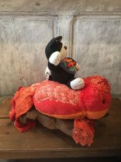 画像8: フリフリ金魚と招き猫「ようこそ」　台座付き (8)