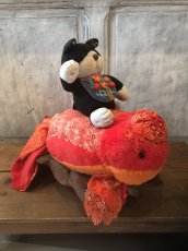 画像5: フリフリ金魚と招き猫「ようこそ」　台座付き (5)